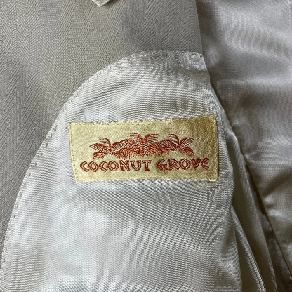 VTG Coconut Grove Mens 42 Long Blazer 100% Silk Beige Sport Coat 2 Button